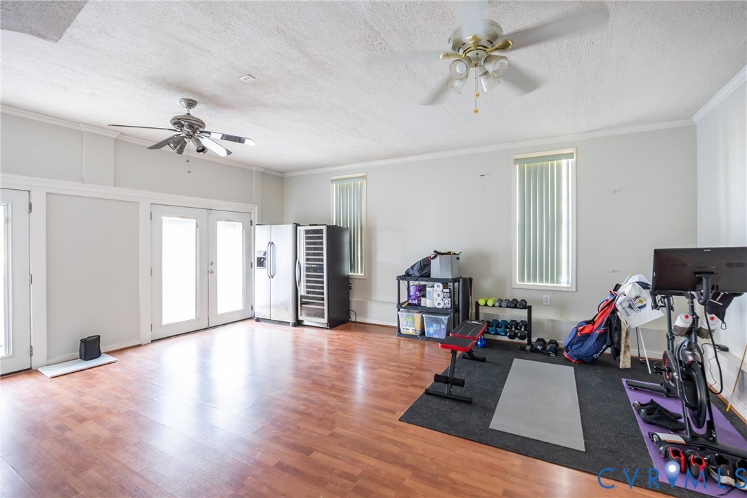 6949 Lake Caroline Dr