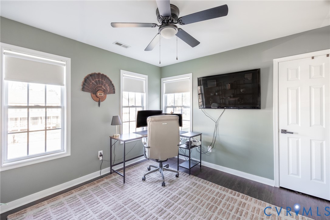 6949 Lake Caroline Dr