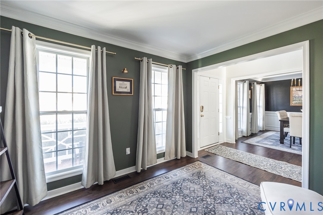 6949 Lake Caroline Dr