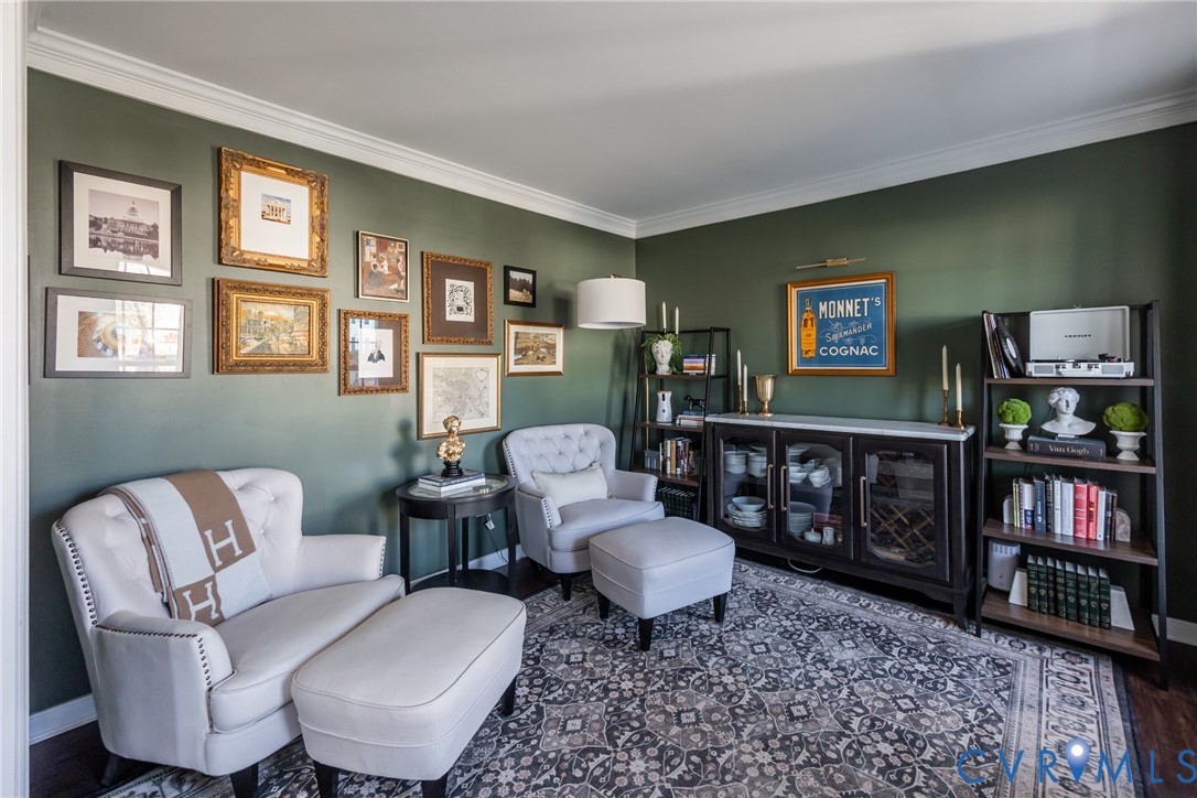 6949 Lake Caroline Dr