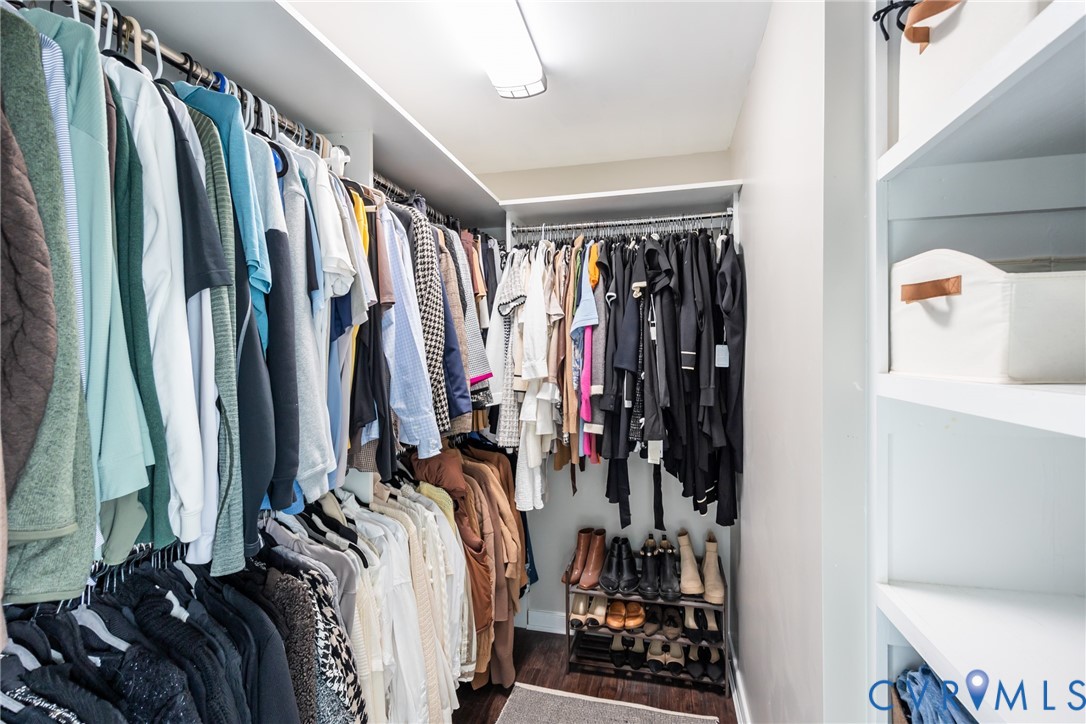 6949 Lake Caroline Dr