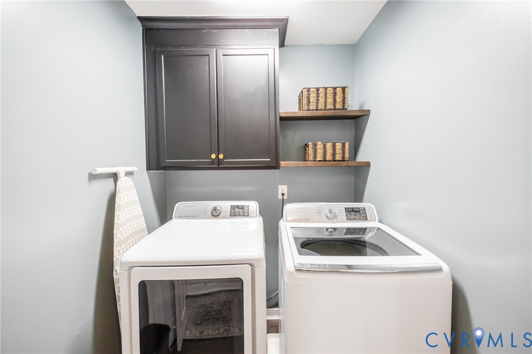 6949 Lake Caroline Dr