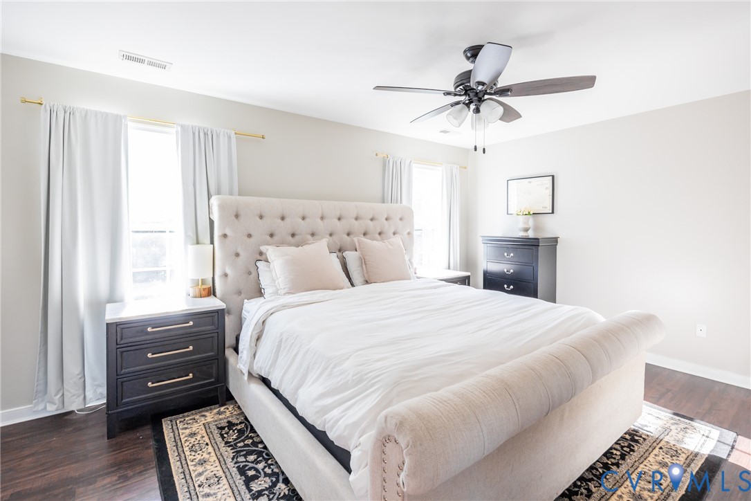 6949 Lake Caroline Dr