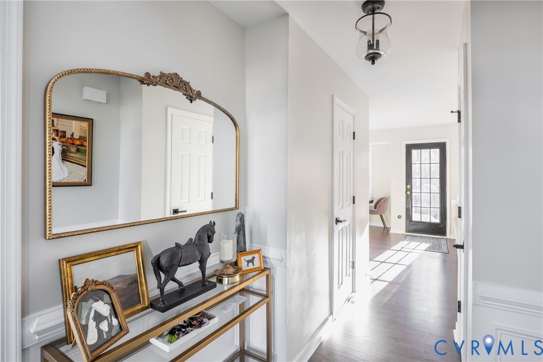 6949 Lake Caroline Dr