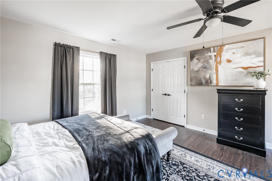 6949 Lake Caroline Dr