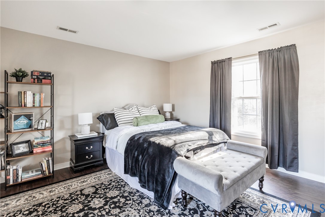 6949 Lake Caroline Dr