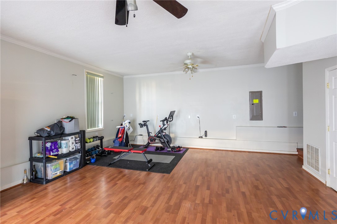 6949 Lake Caroline Dr