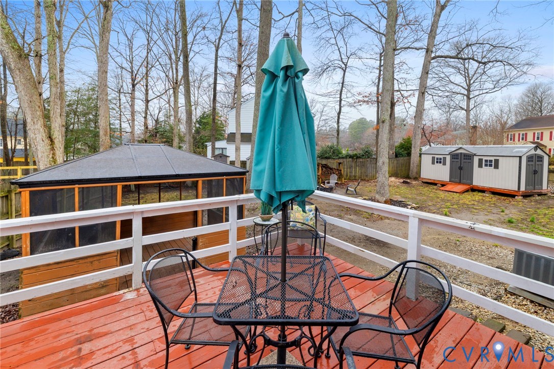 600 Coralberry Dr