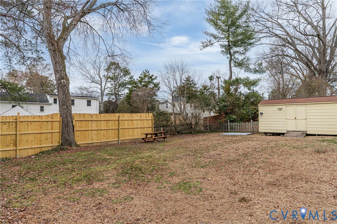 9201 Claymont Dr