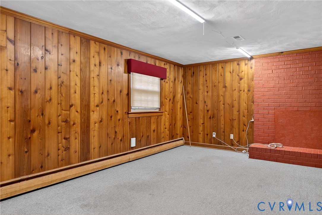 9201 Claymont Dr