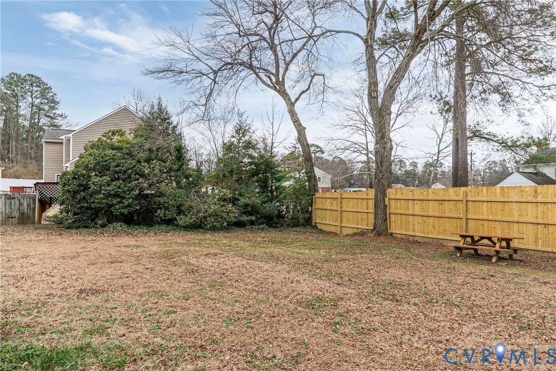 9201 Claymont Dr