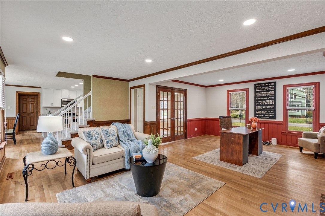 2611 Whispering Oaks Ter