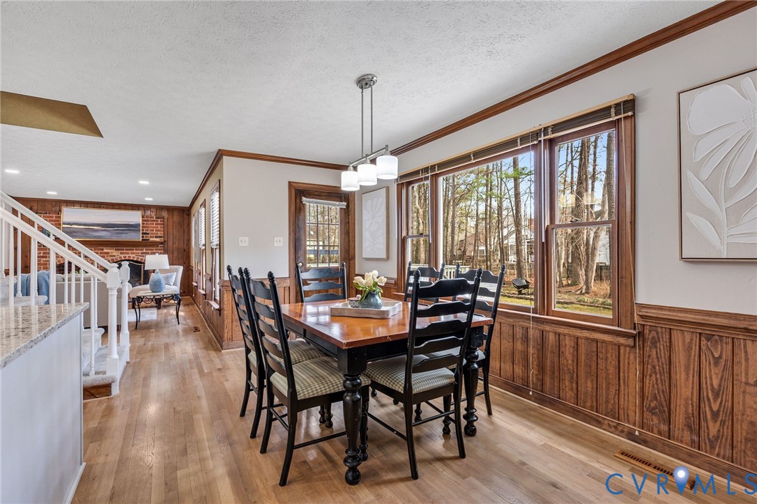 2611 Whispering Oaks Ter