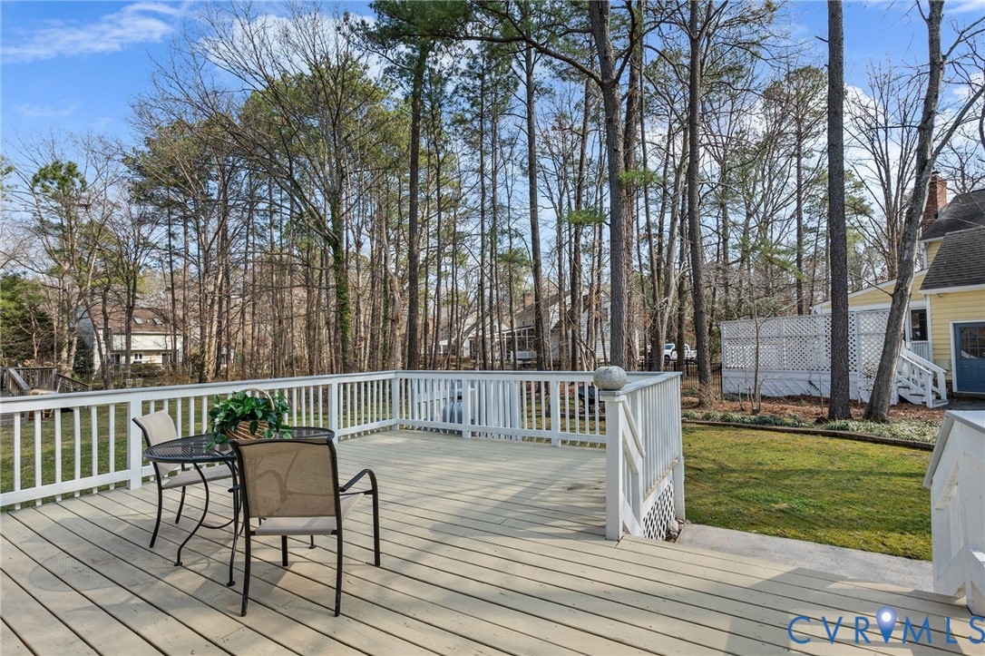 2611 Whispering Oaks Ter