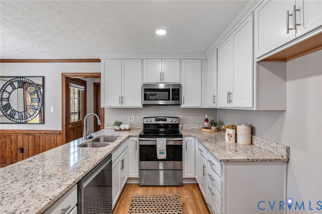 2611 Whispering Oaks Ter