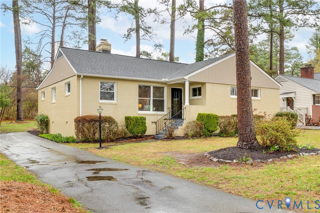 1514 Bexhill Rd