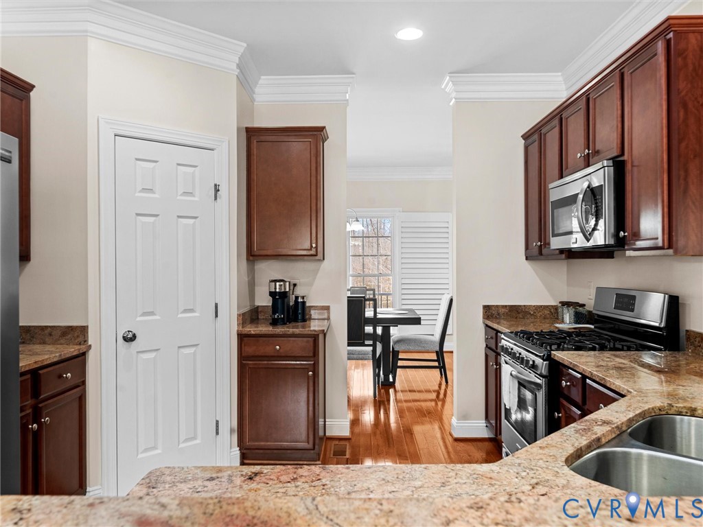 1555 Rocky Ford Rd