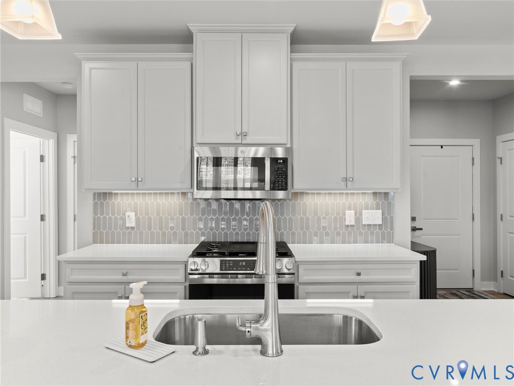 6725 Citory Way Unit#202