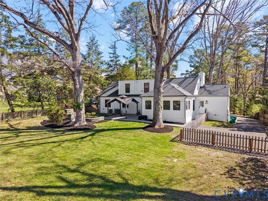 200 N Ridge Rd