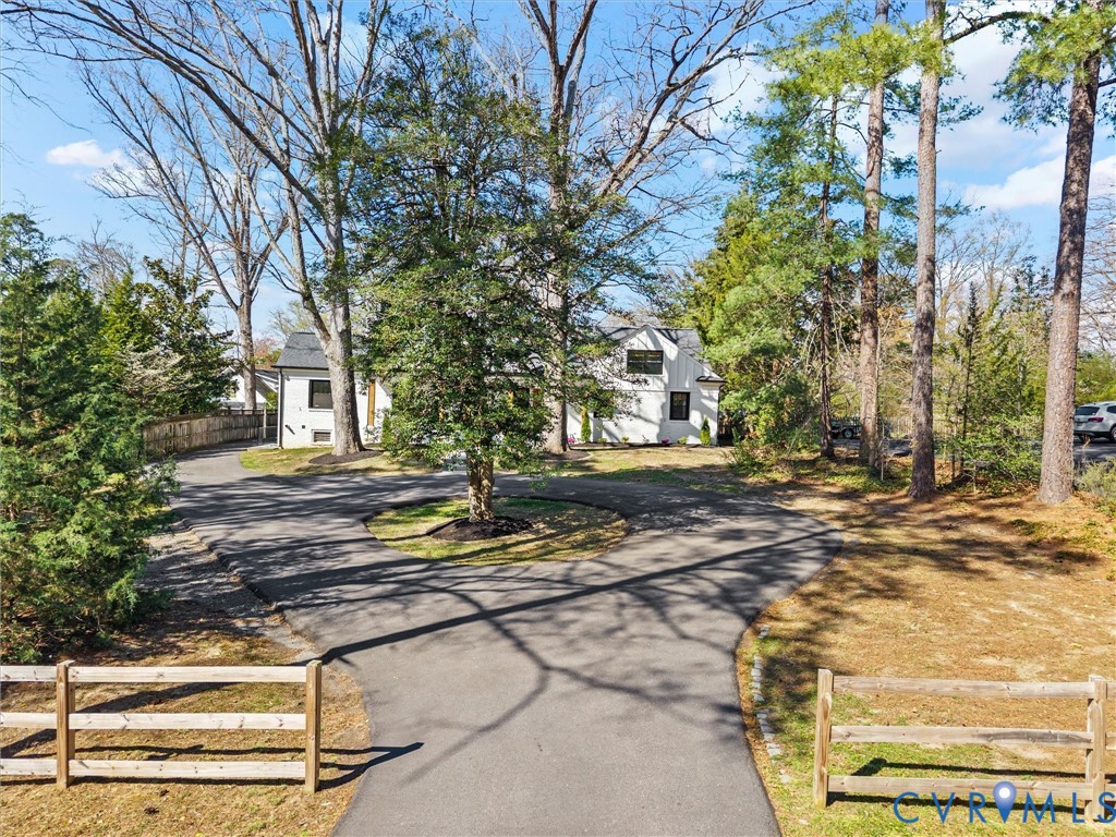 200 N Ridge Rd