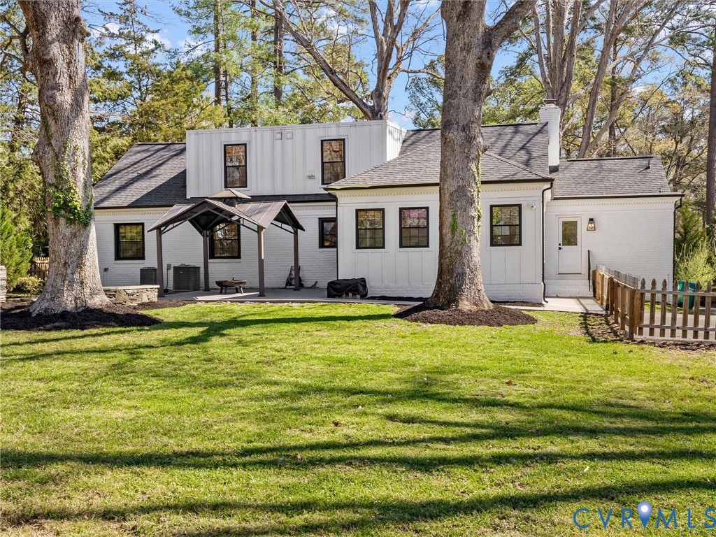 200 N Ridge Rd