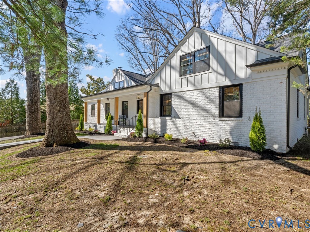 200 N Ridge Rd
