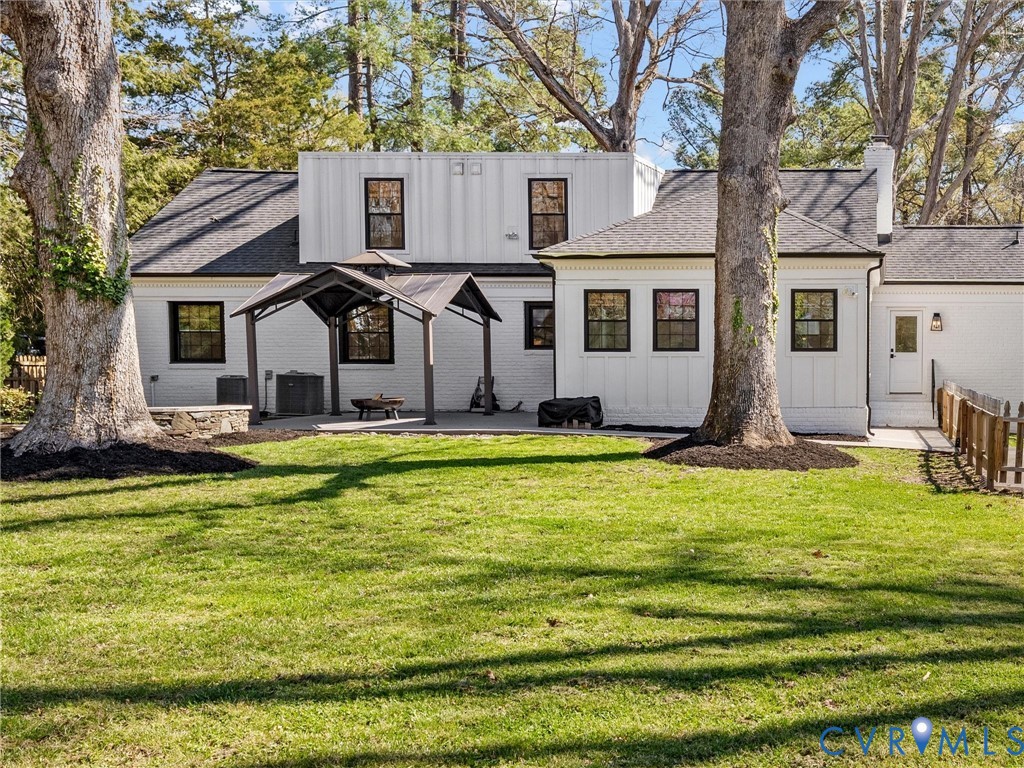 200 N Ridge Rd