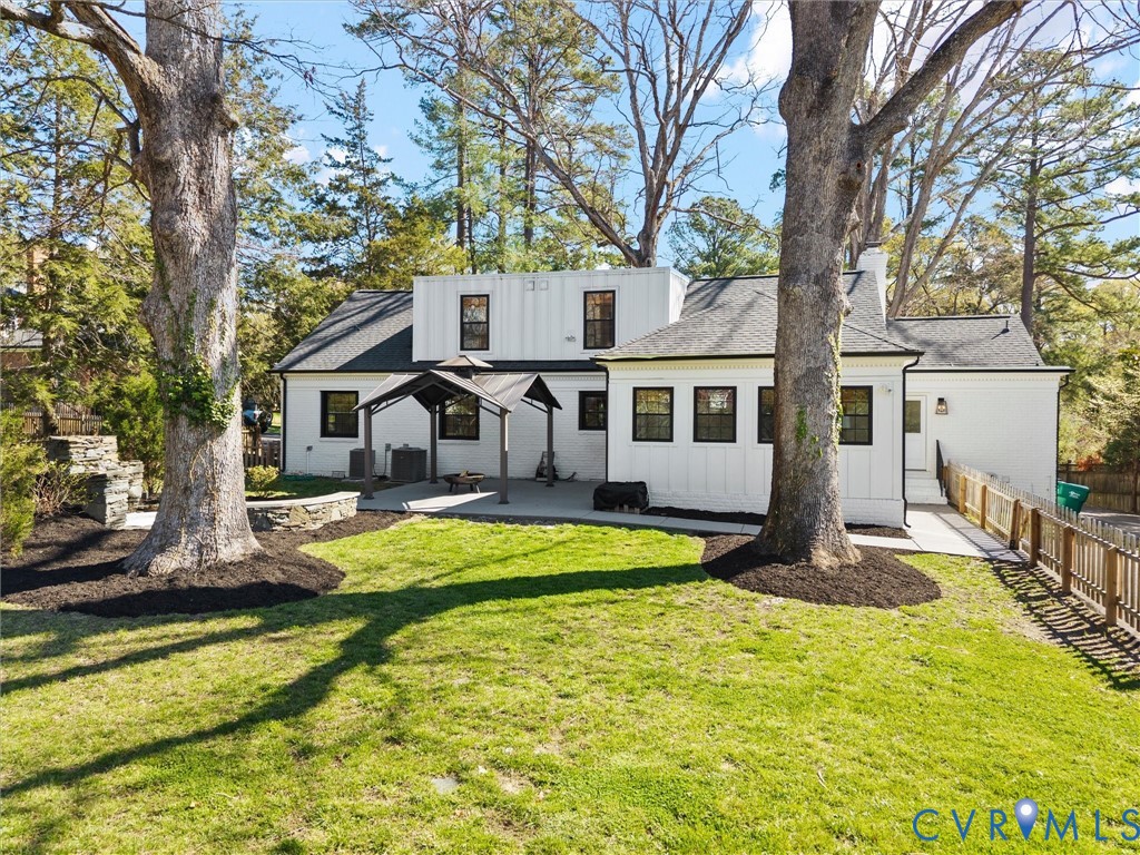 200 N Ridge Rd