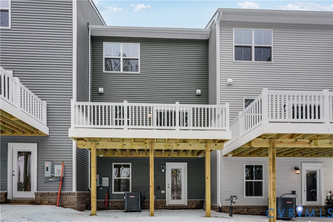 8728 Pioneer Hill Dr