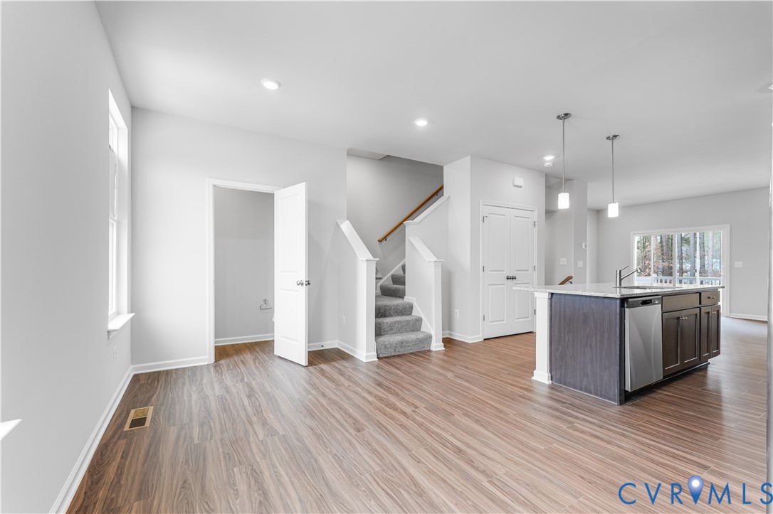 8728 Pioneer Hill Dr