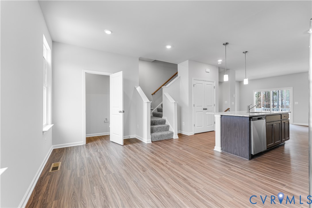 8728 Pioneer Hill Dr