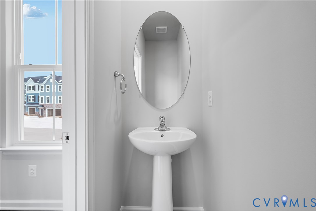 8728 Pioneer Hill Dr