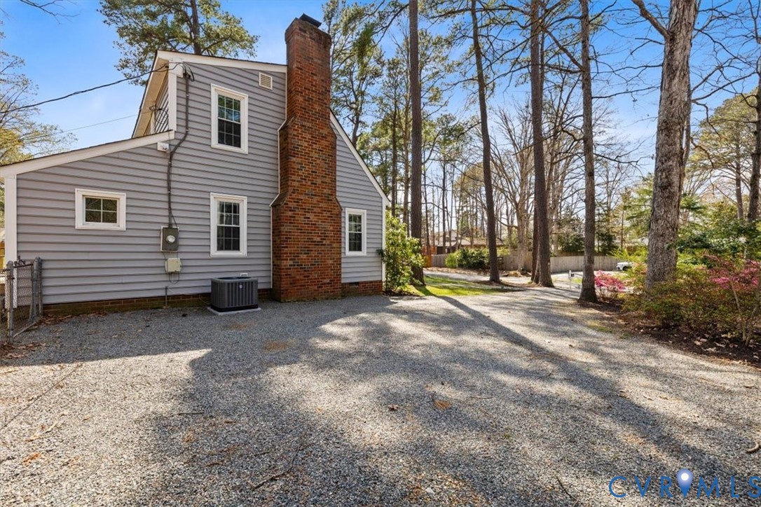 805 Farnwood Dr