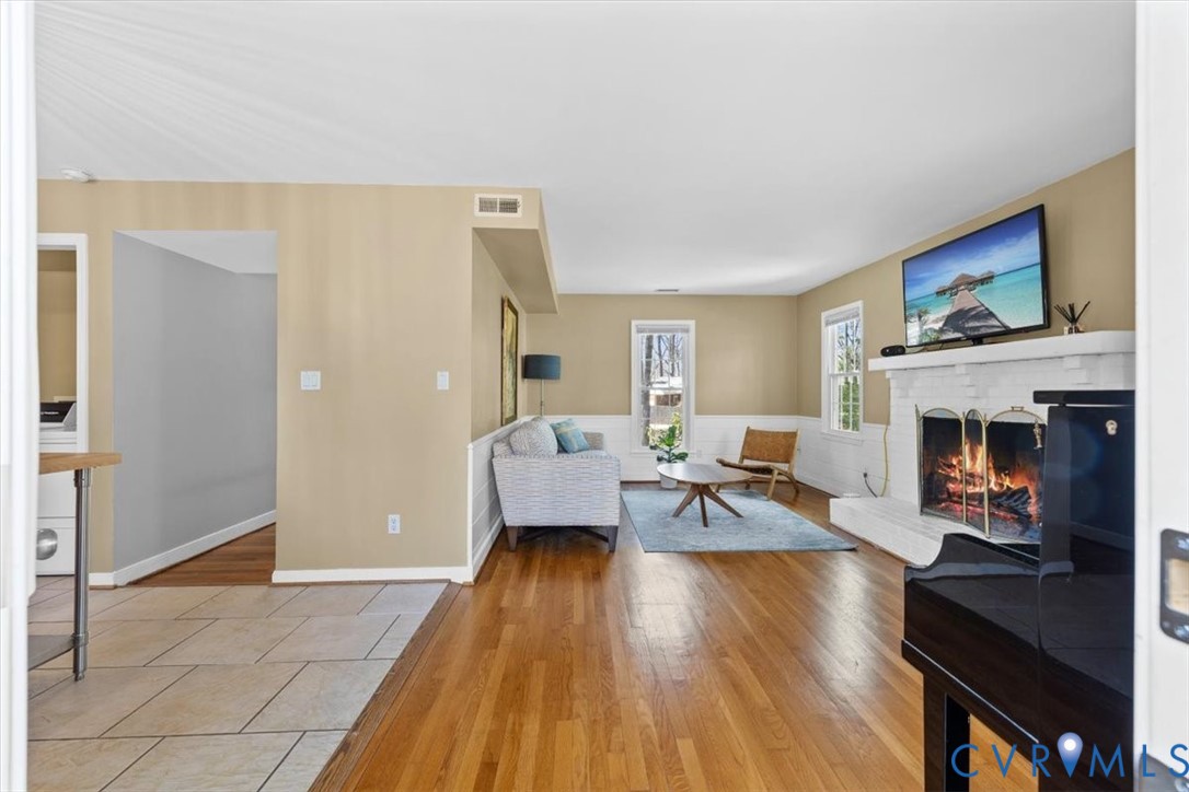 805 Farnwood Dr