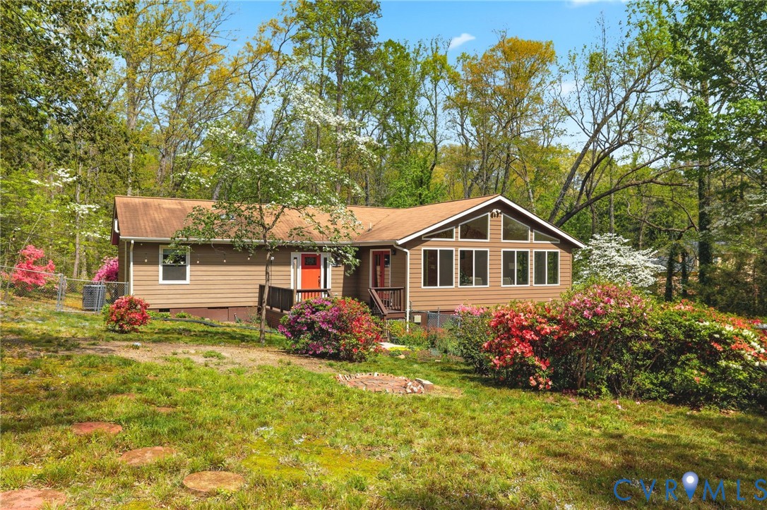 8001 Jahnke Rd