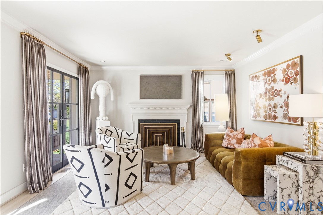 37 Lexington Rd