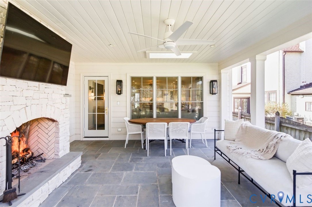 37 Lexington Rd