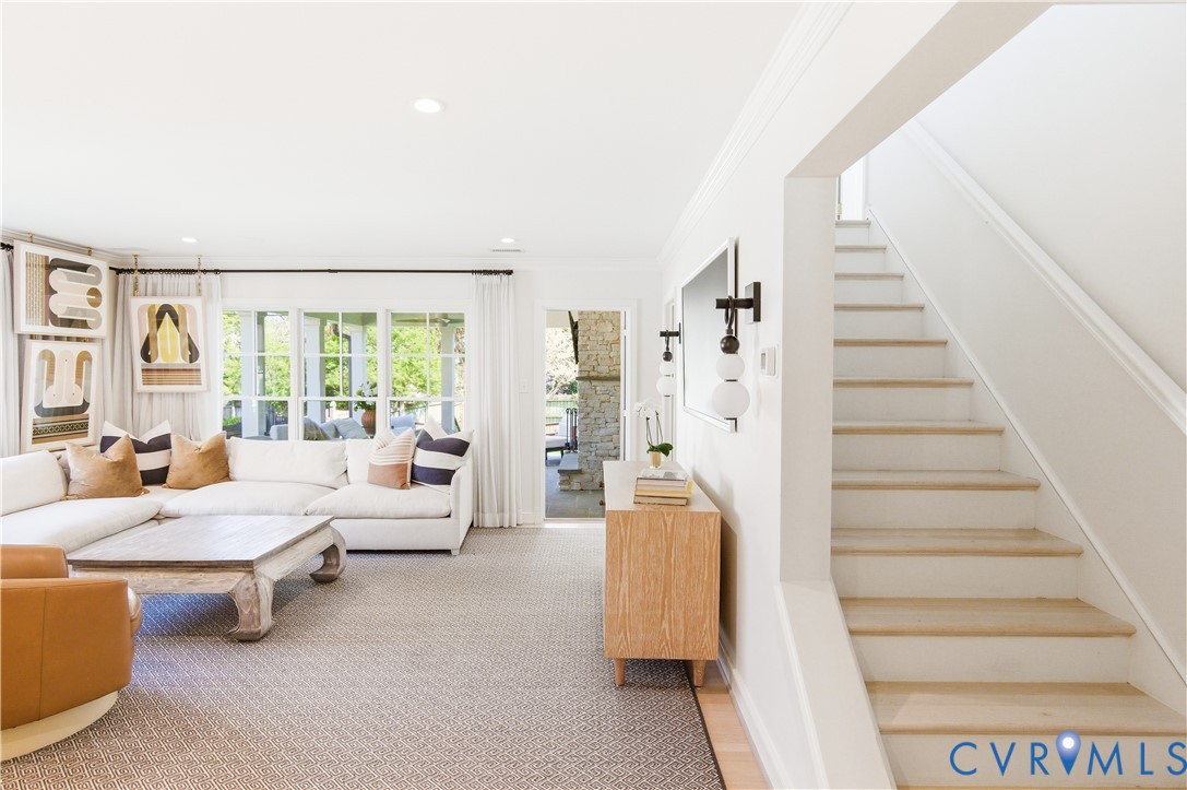 37 Lexington Rd