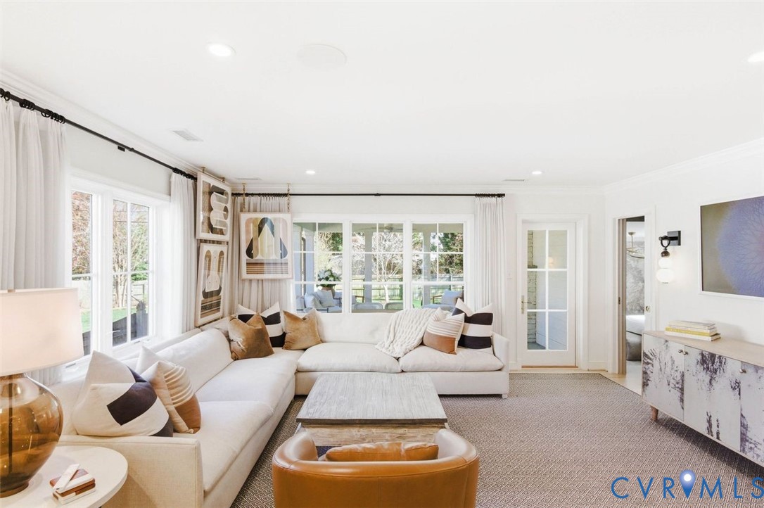 37 Lexington Rd