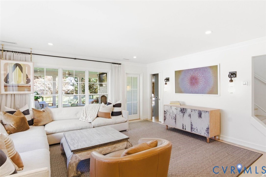 37 Lexington Rd