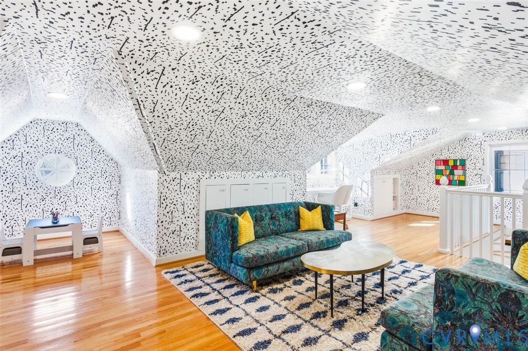 37 Lexington Rd