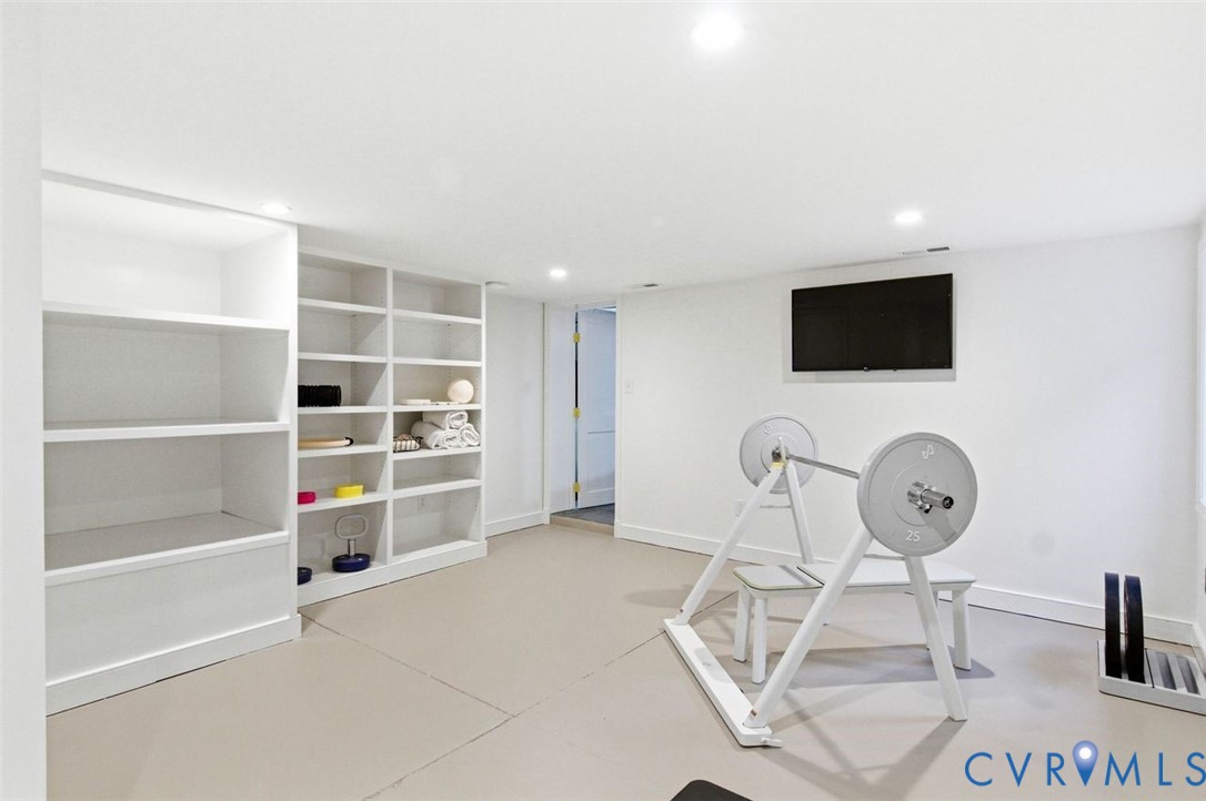 37 Lexington Rd