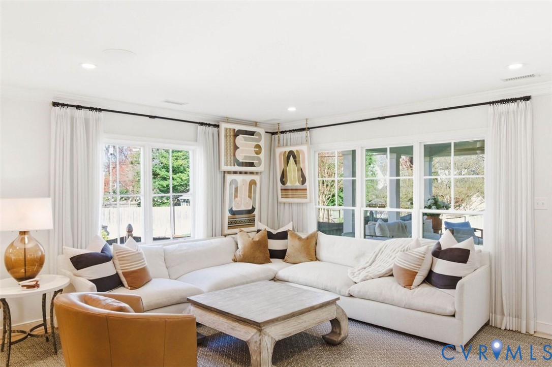 37 Lexington Rd