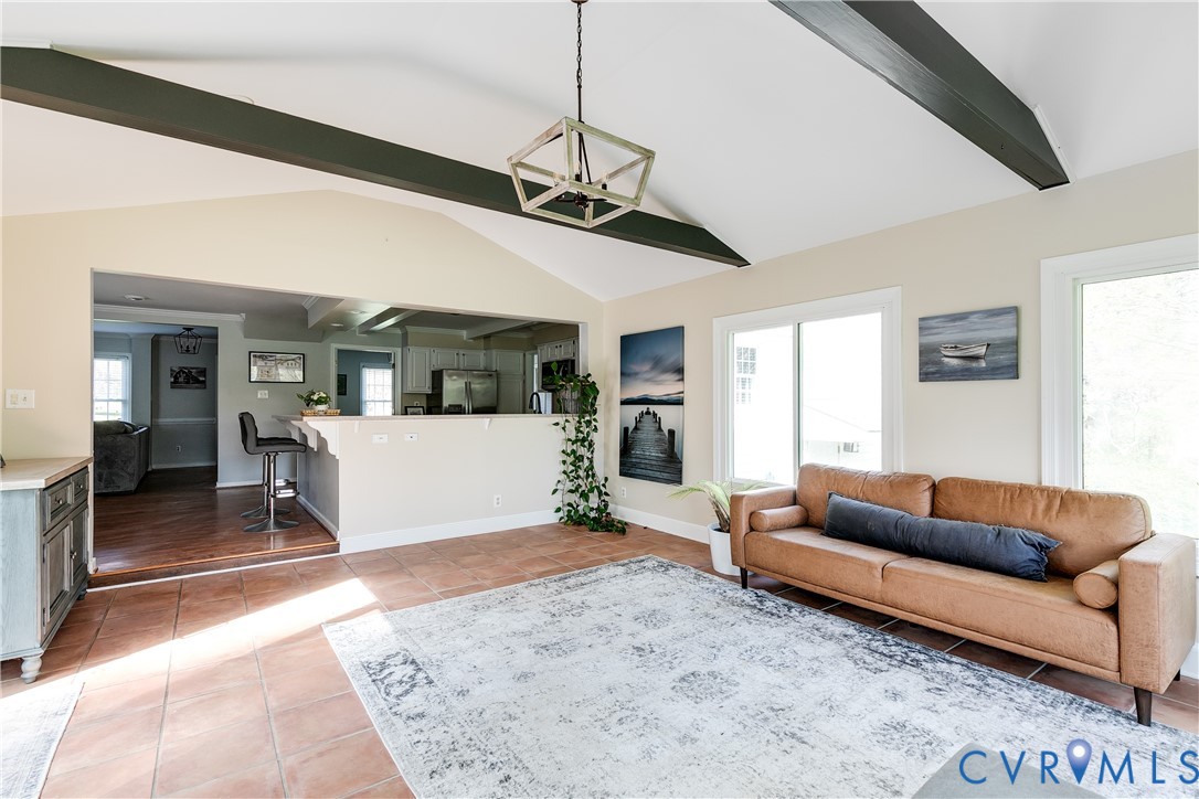 561 Fords Rd