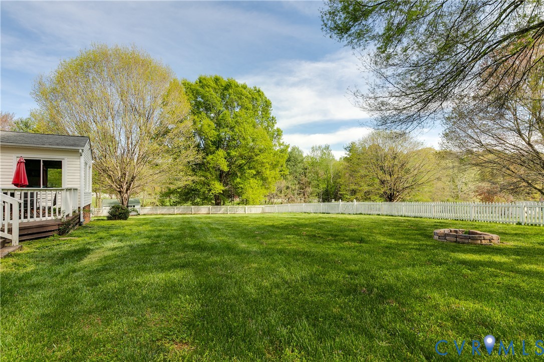 561 Fords Rd