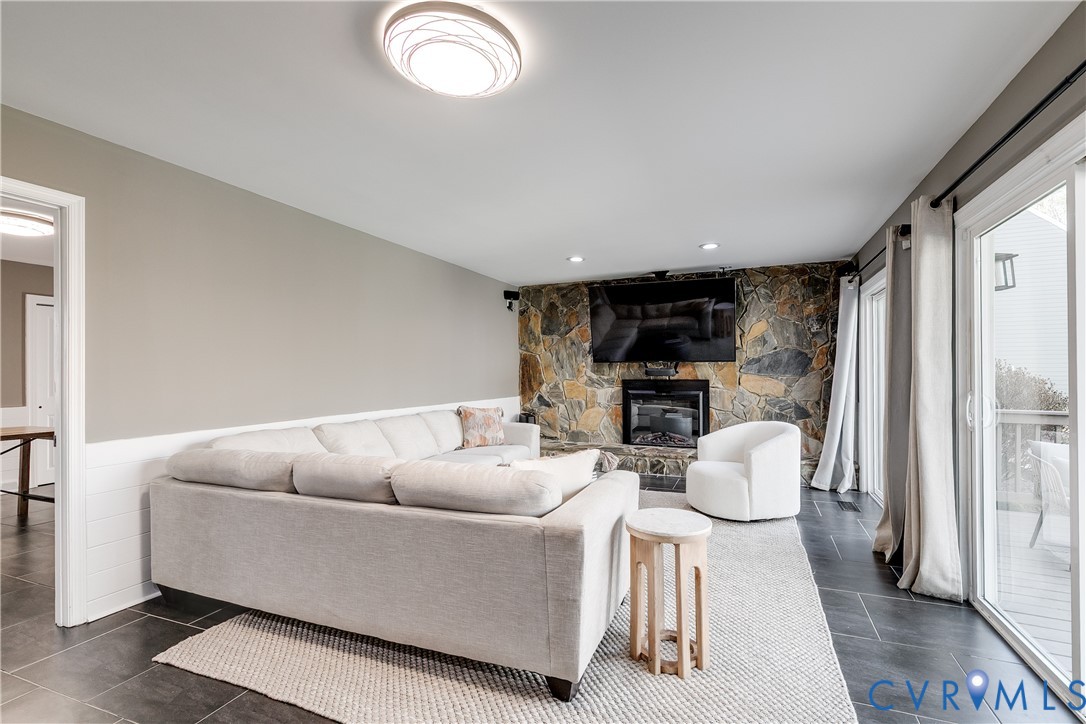 2100 Huguenot Springs Rd