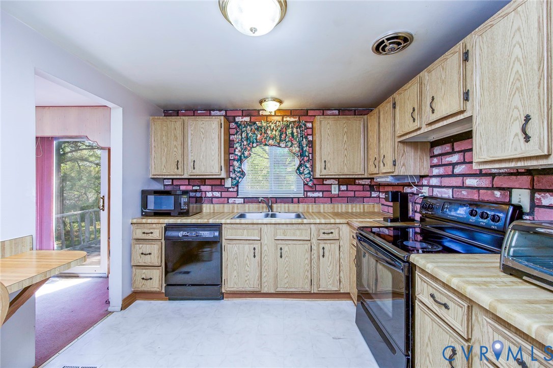6203 Elmshadow Ct