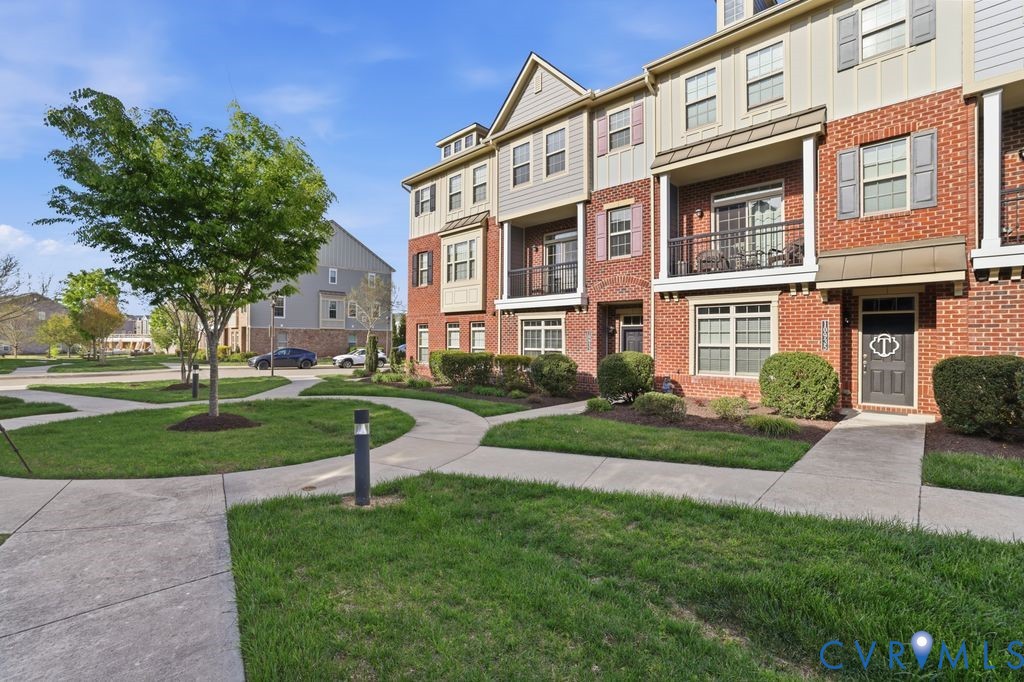 10933 Parkshire Ln