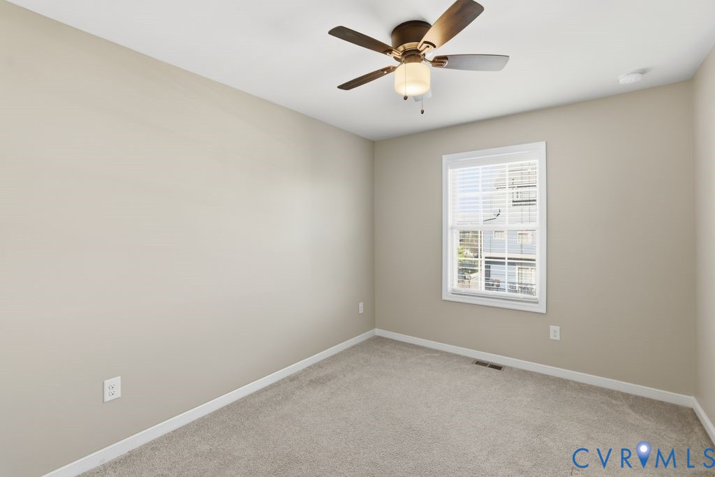 10933 Parkshire Ln