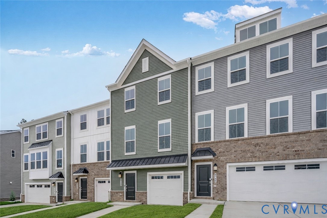 8725 Pioneer Hill Dr